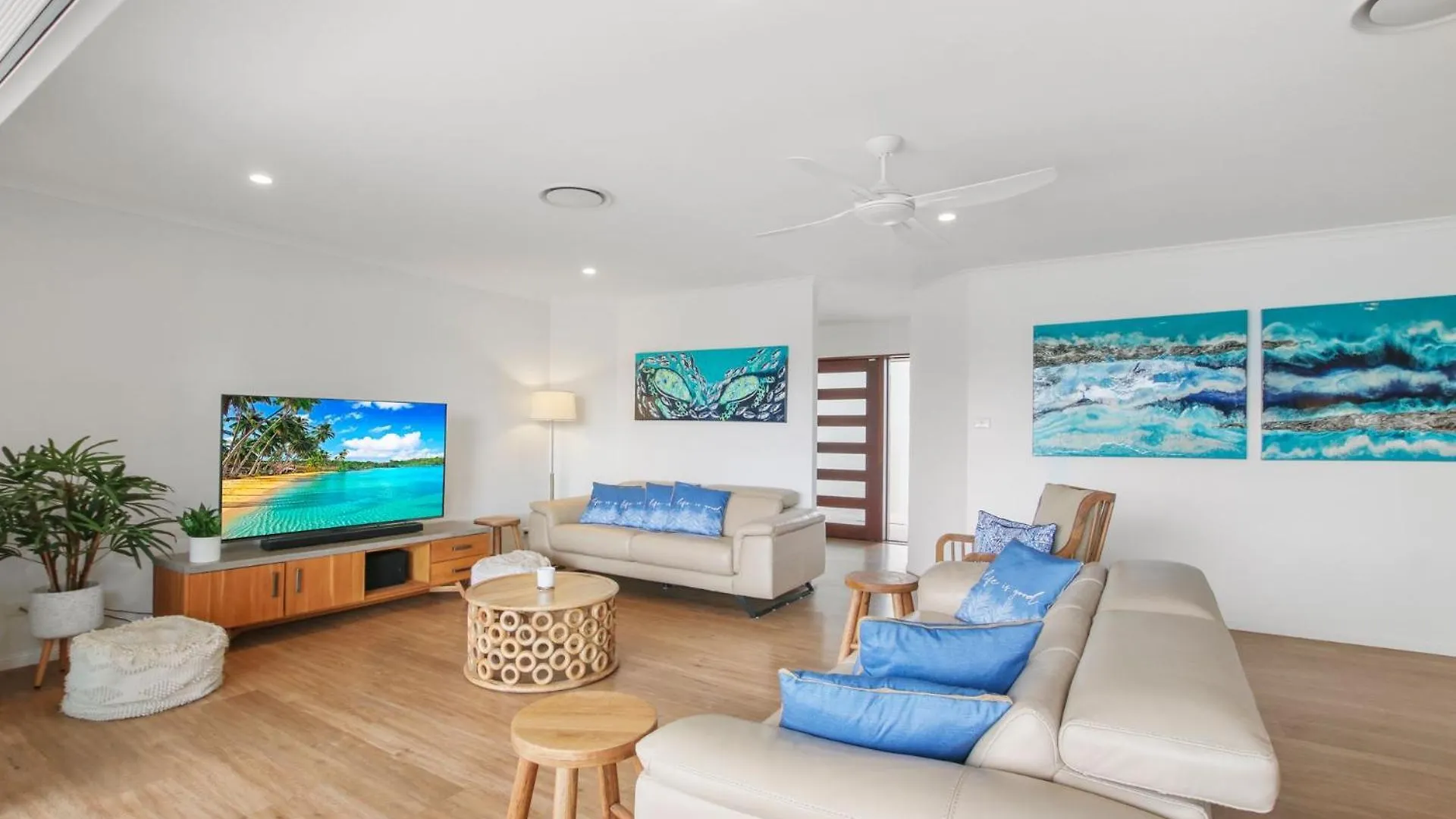 Сasa de vacaciones Lake House On Magellan 58 Ramsay Crescent Golden Beach Australia